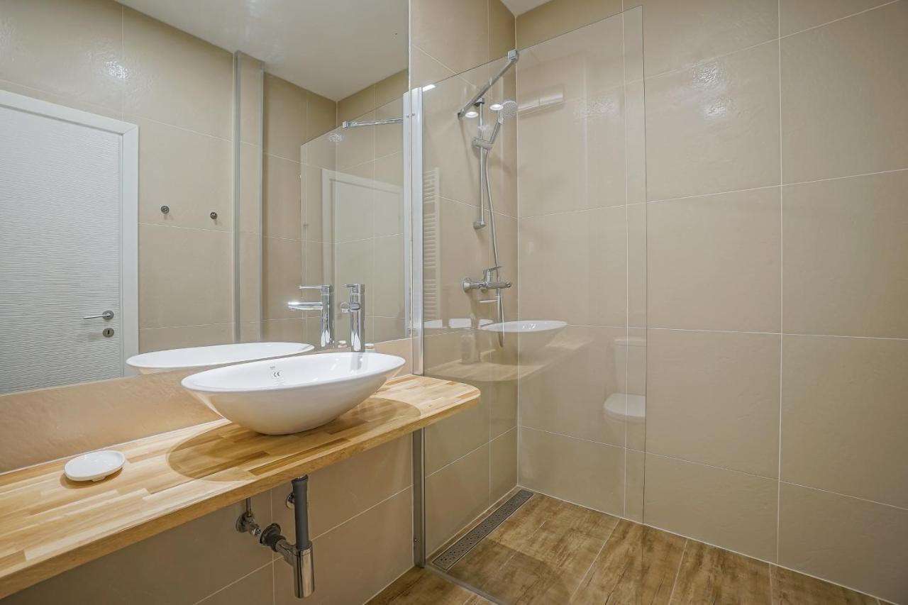 Bright Apartments Moments Away From Herastrau Park, Mall And Metro Bucareste Exterior foto