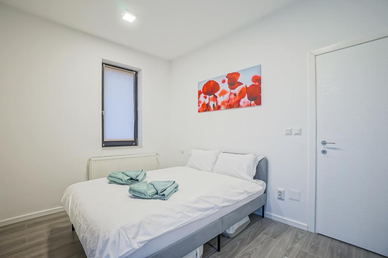 Bright Apartments Moments Away From Herastrau Park, Mall And Metro Bucareste Exterior foto