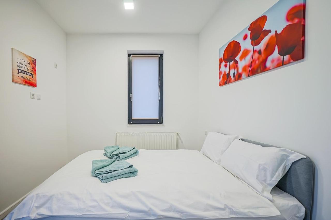 Bright Apartments Moments Away From Herastrau Park, Mall And Metro Bucareste Exterior foto